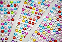 YYaaloa Paquete de 6 hojas 1500 + redondas coloridas con diamantes de imitación, autoadhesivas, para manualidades, cuerpo, uñas, boda, decoración, etc. (6 hojas-02) - Arteztik
