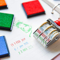 Almohadilla de tinta para huellas dactilares para niños, almohadillas de tinta de arcoíris para manualidades, sellos de goma para pareja, color de bricolaje, regalo para niños y niñas (paquete de 20) (B) - Arteztik
